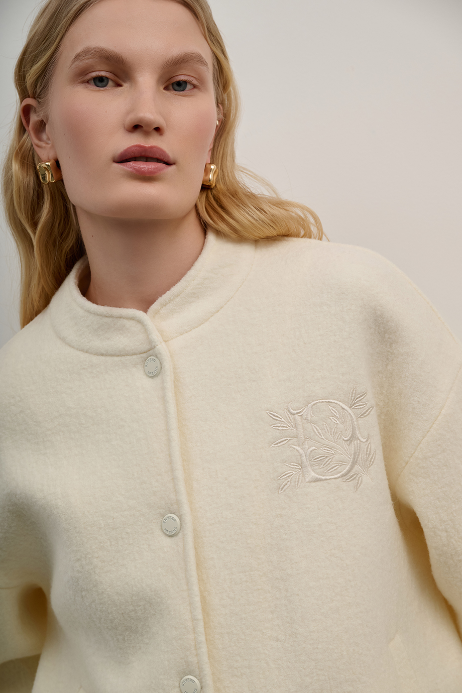 Бомбер из шерсти букле