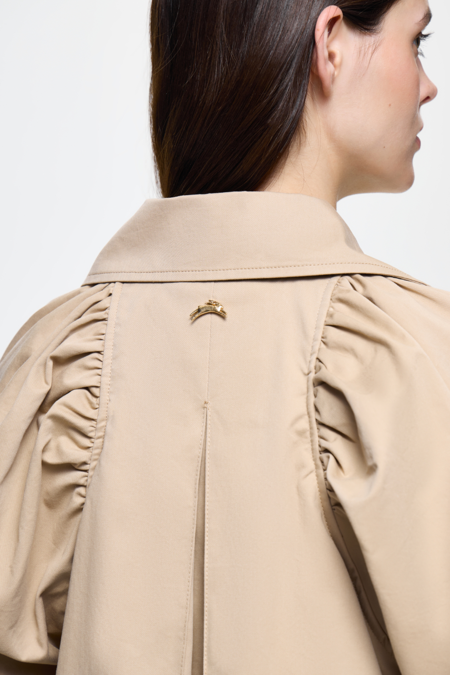 Тренч с объемными рукавами