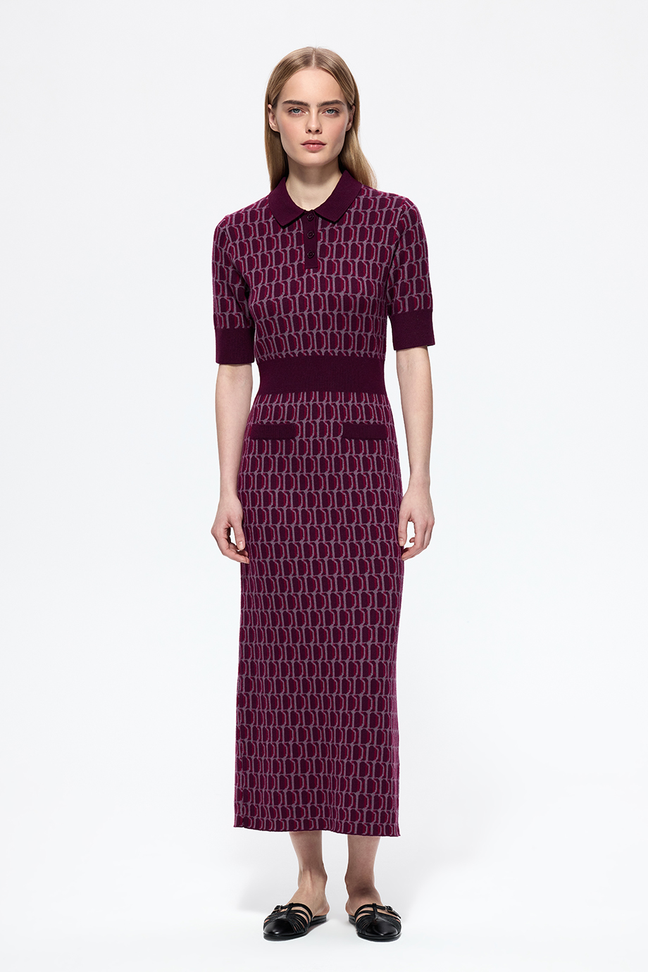 Платье вязаное с лого-узором