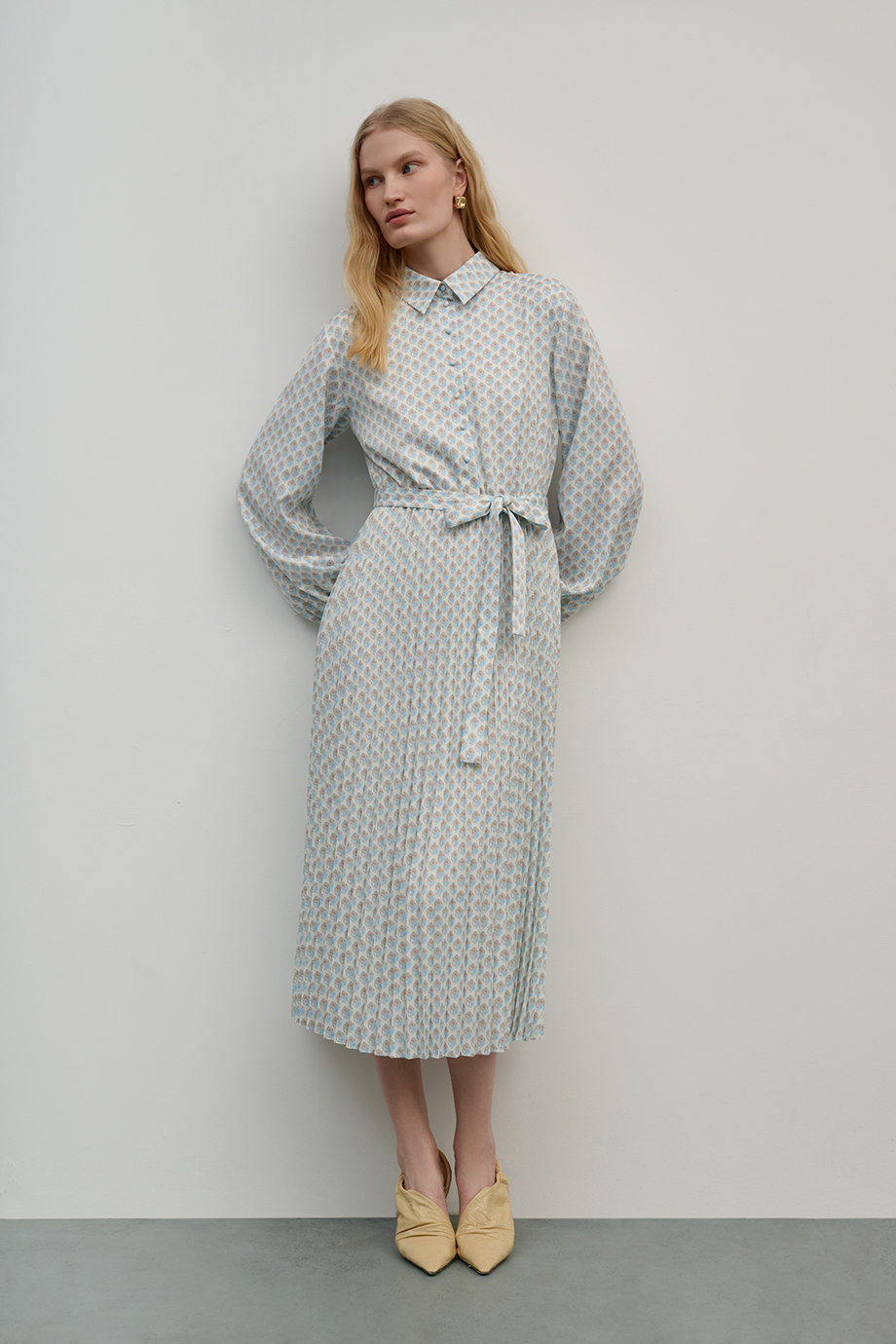 Платье с юбкой-плиссе