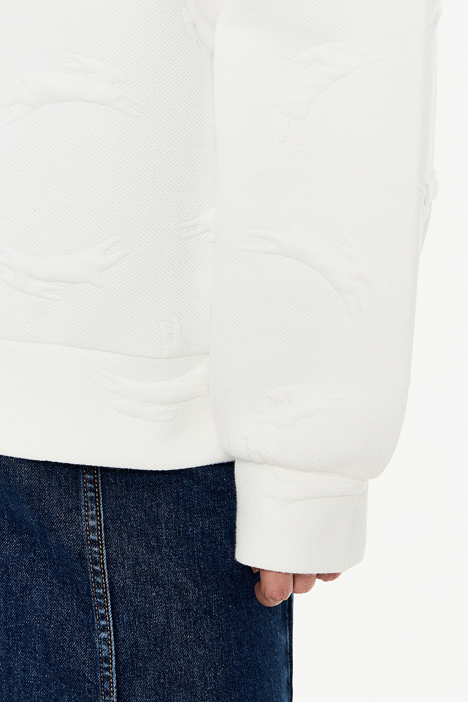 Свитшот с объемным лого-паттерном