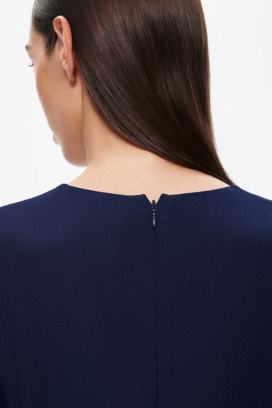 Платье полуприлегающее с драпировкой