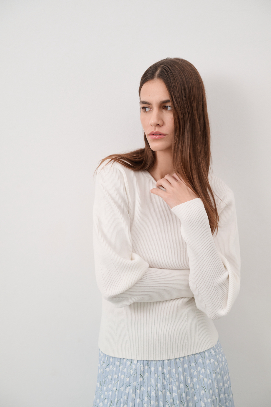 Джемпер с объемными рукавами