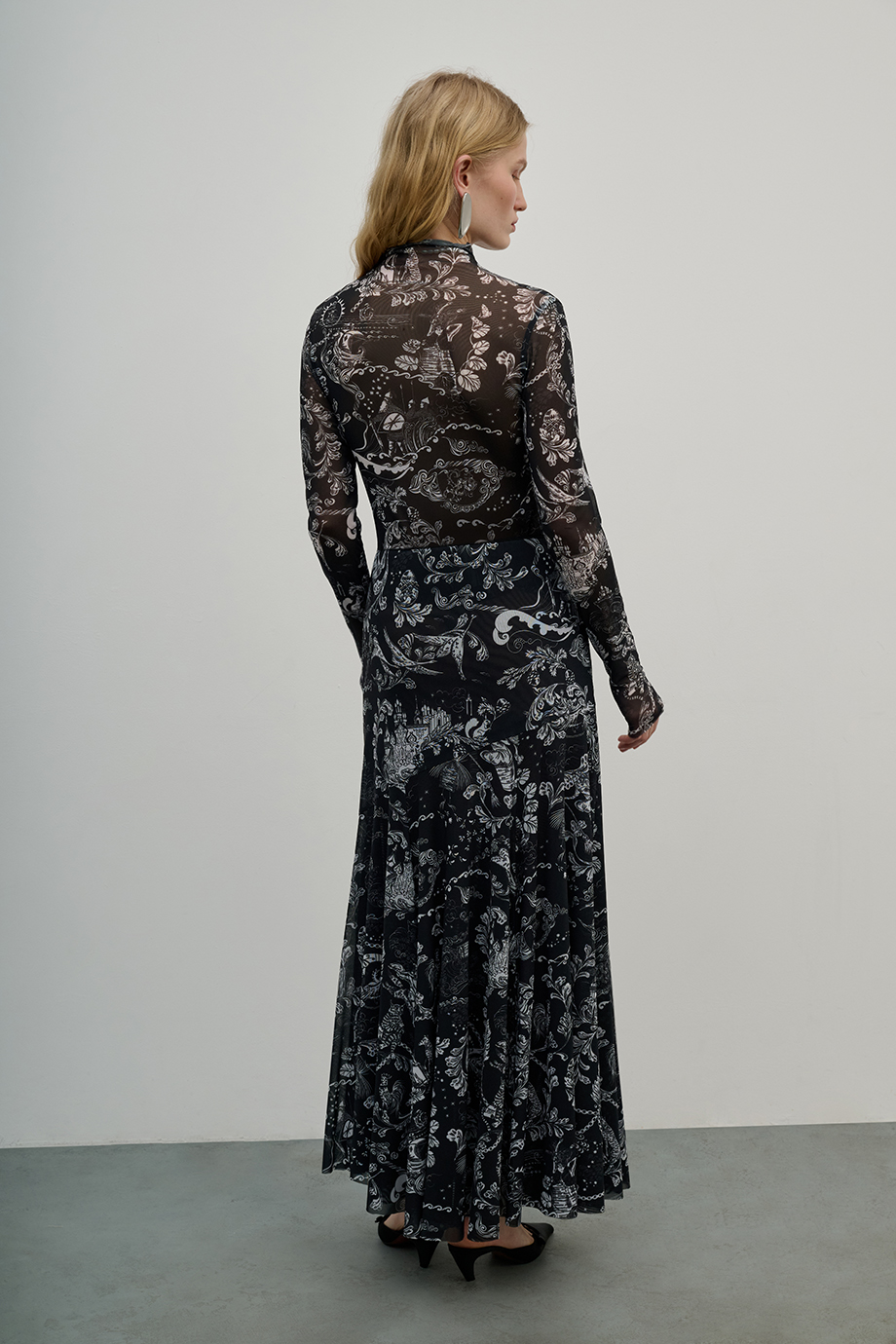 Водолазка из сетки с принтом