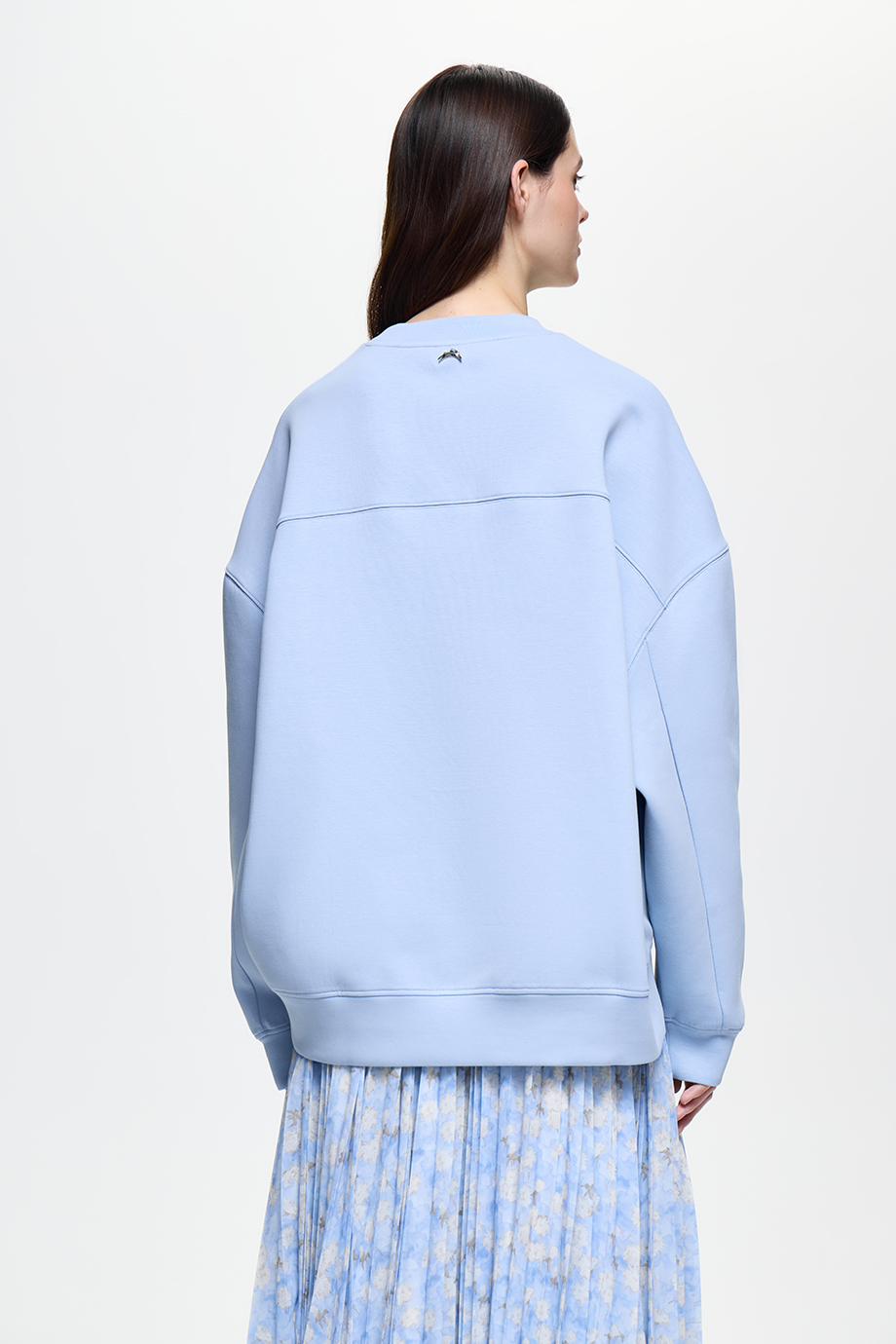 Толстовка с вышивкой