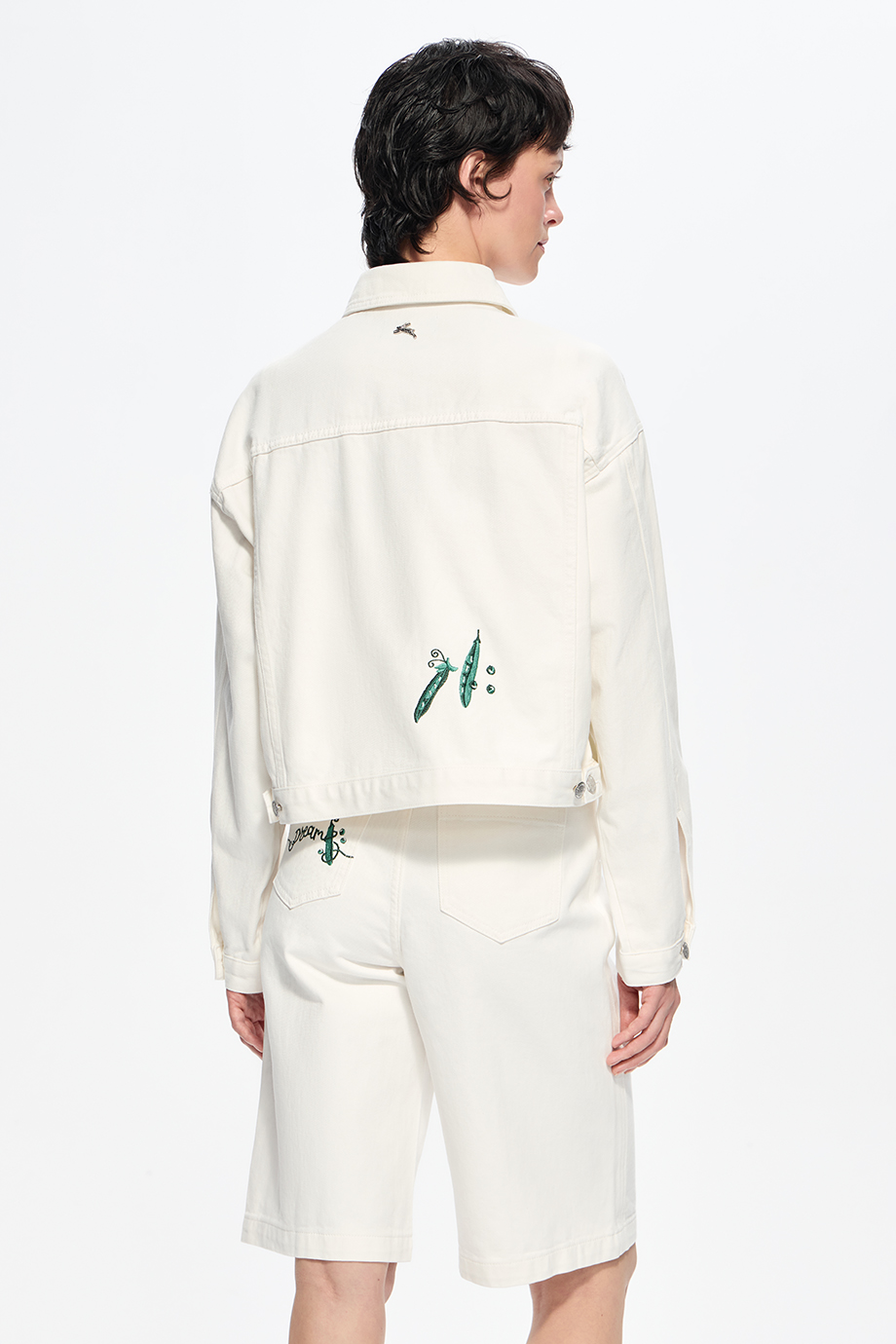 Куртка джинсовая с вышивкой