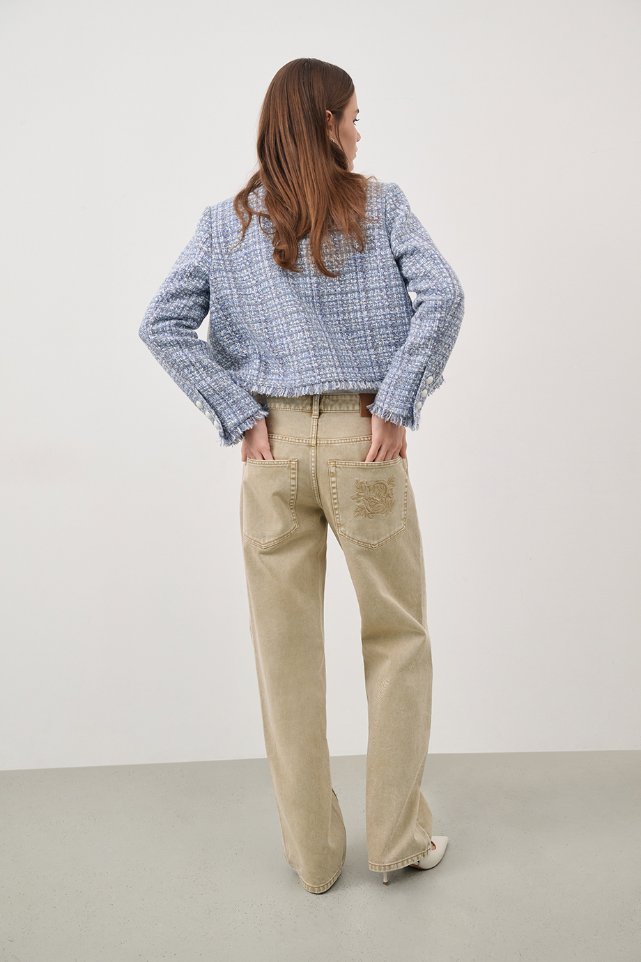Джинсы Boyfriend с вышивкой