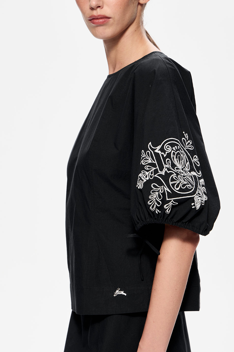 Блузка хлопковая с вышивкой