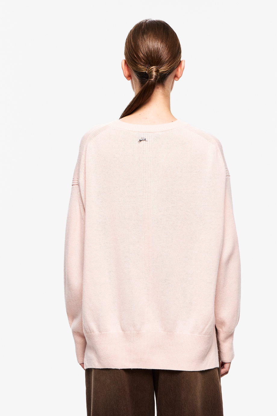 Джемпер из шерсти и кашемира с вышивкой