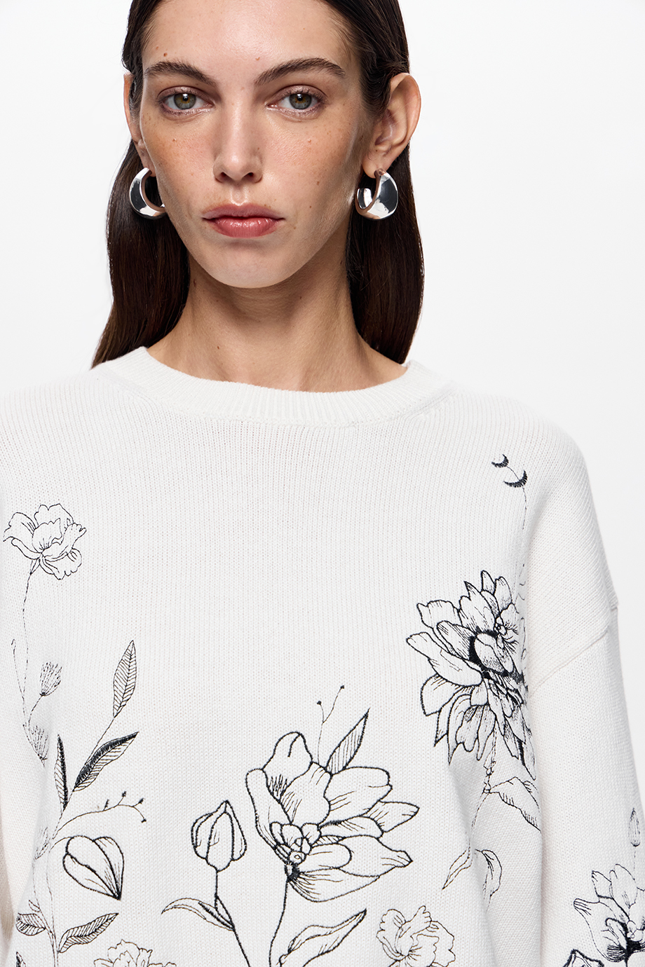 Джемпер с вышивкой