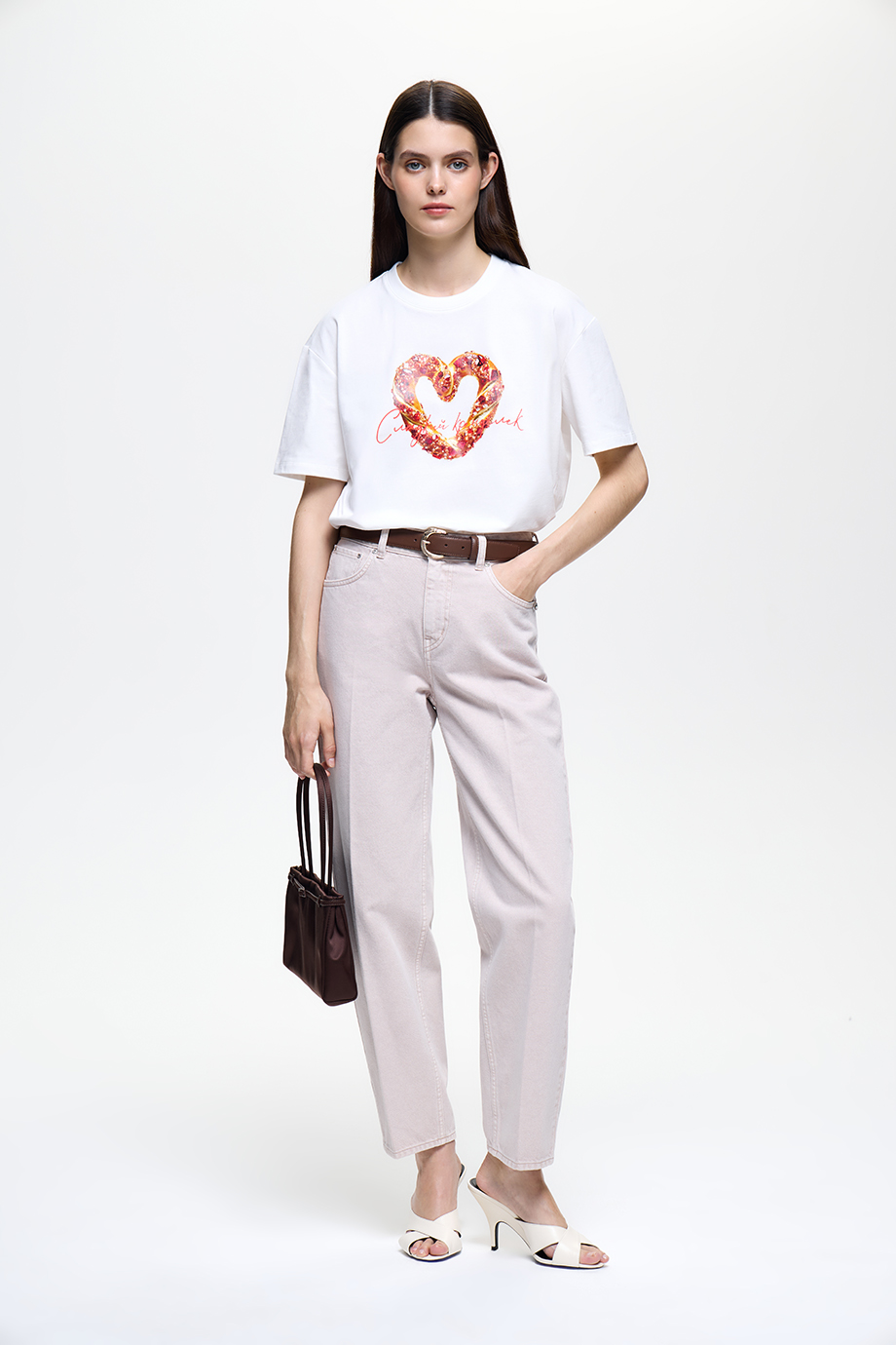 Джинсы Tapered Fit