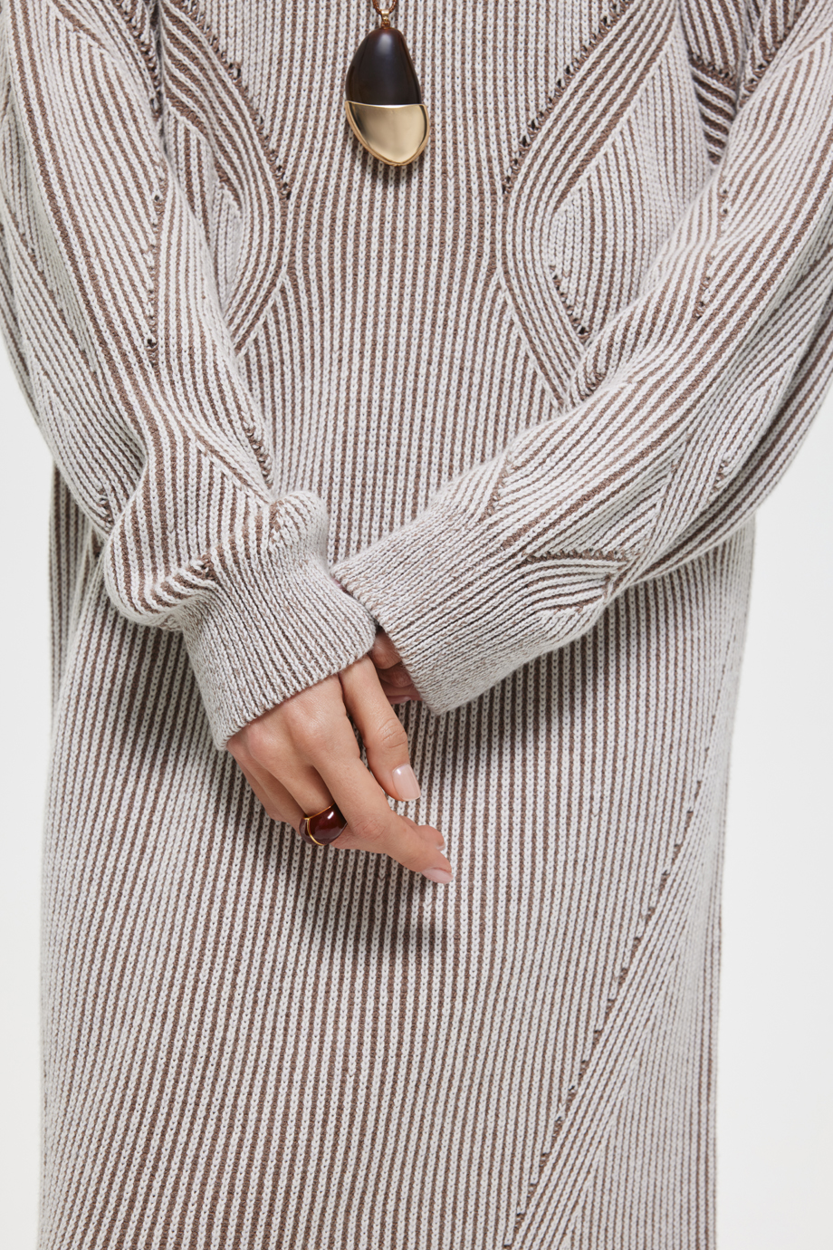 Вязаное платье