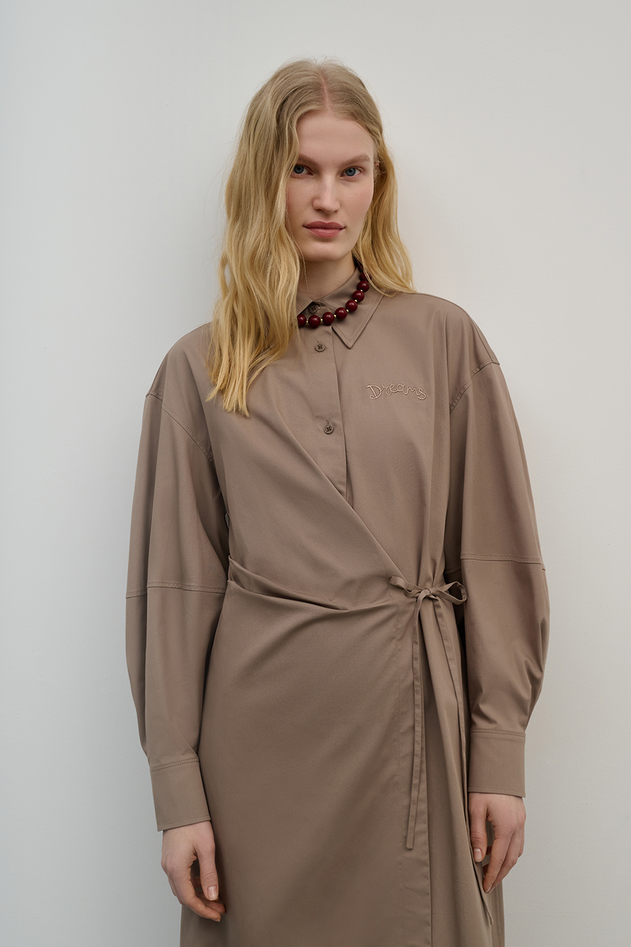 Платье-рубашка с вышивкой