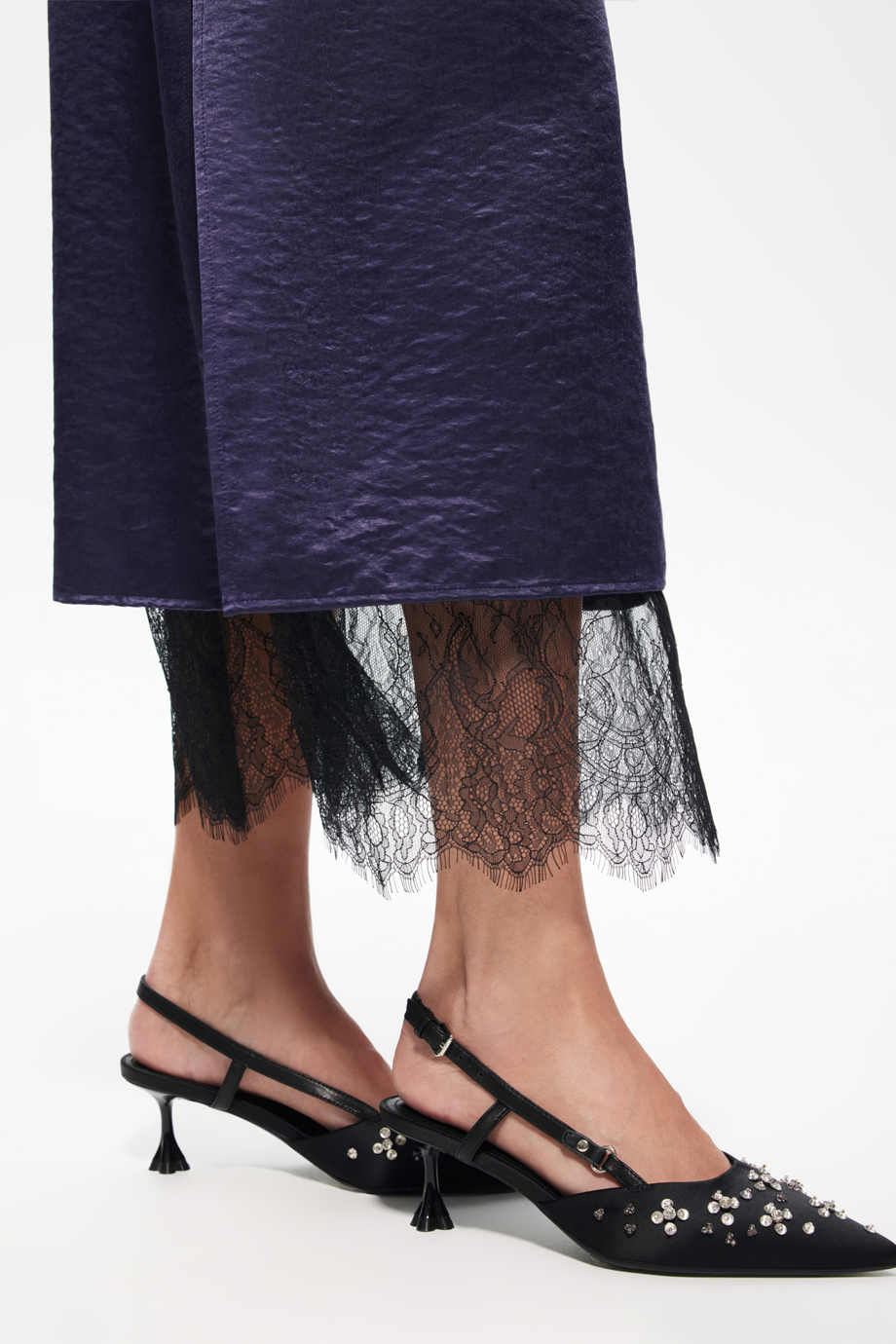 Платье-комбинация с кружевом