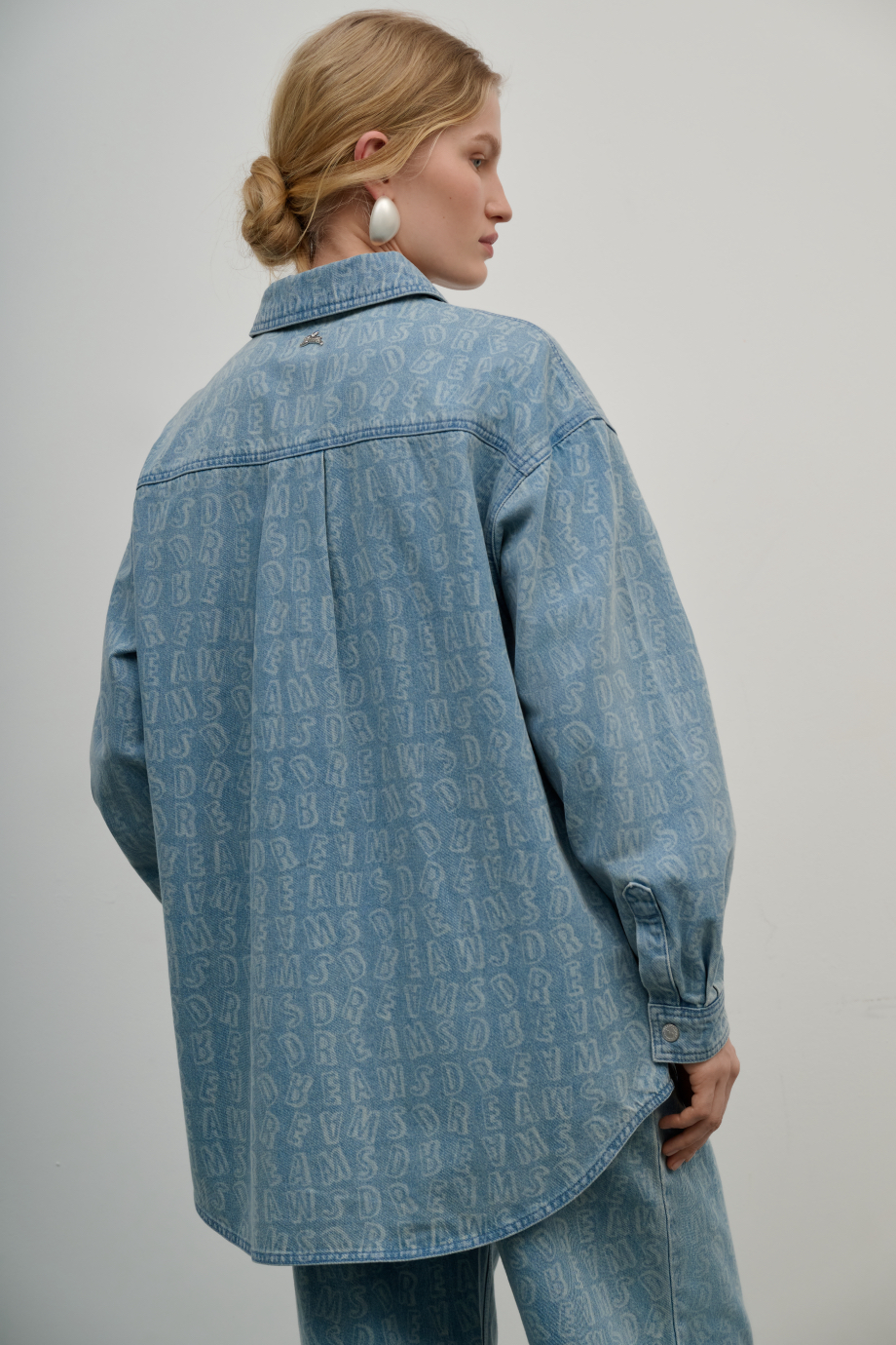 Рубашка джинсовая с лазерным принтом