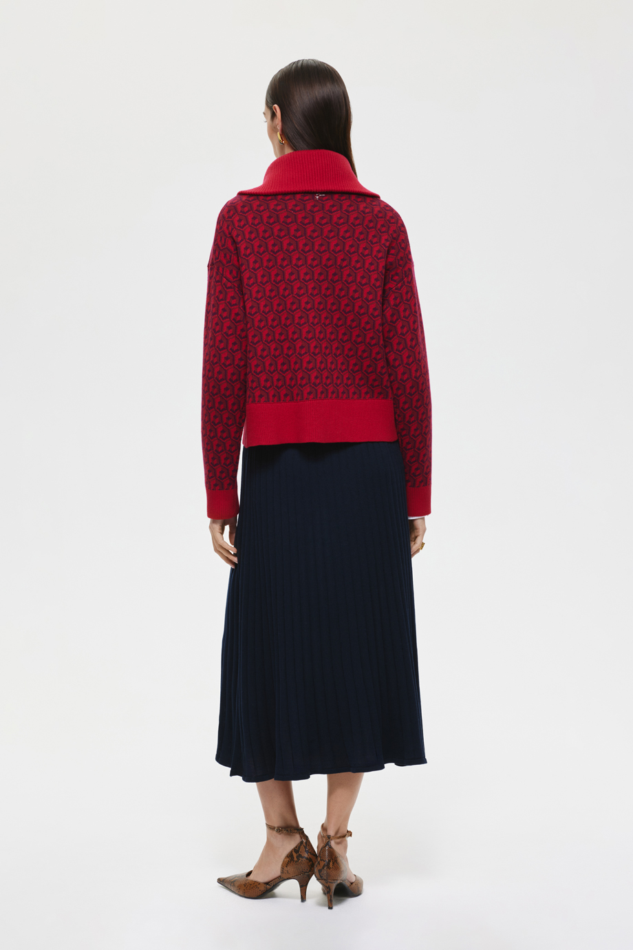 Джемпер с лого-паттерном