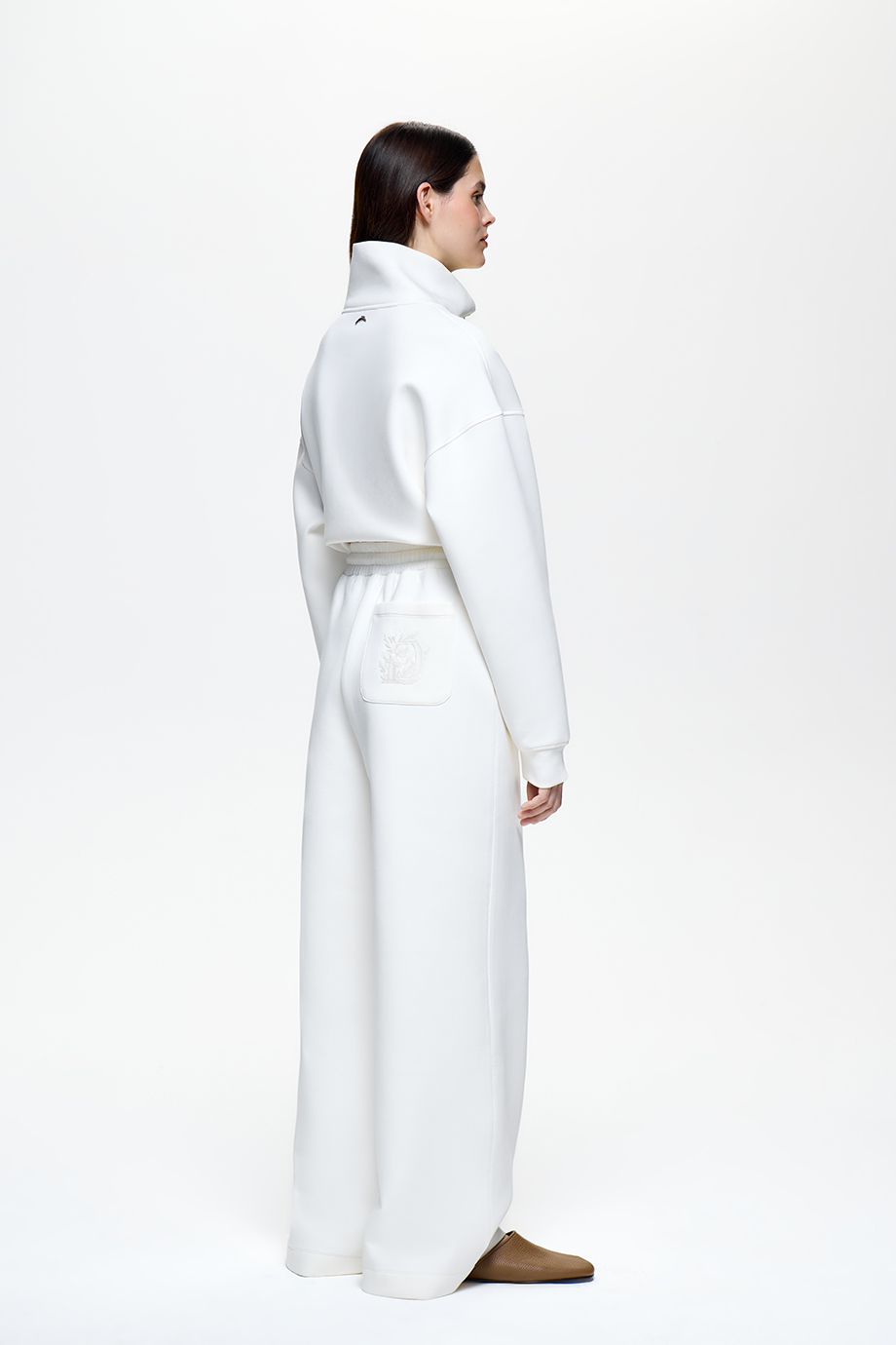 Брюки трикотажные с вышивкой