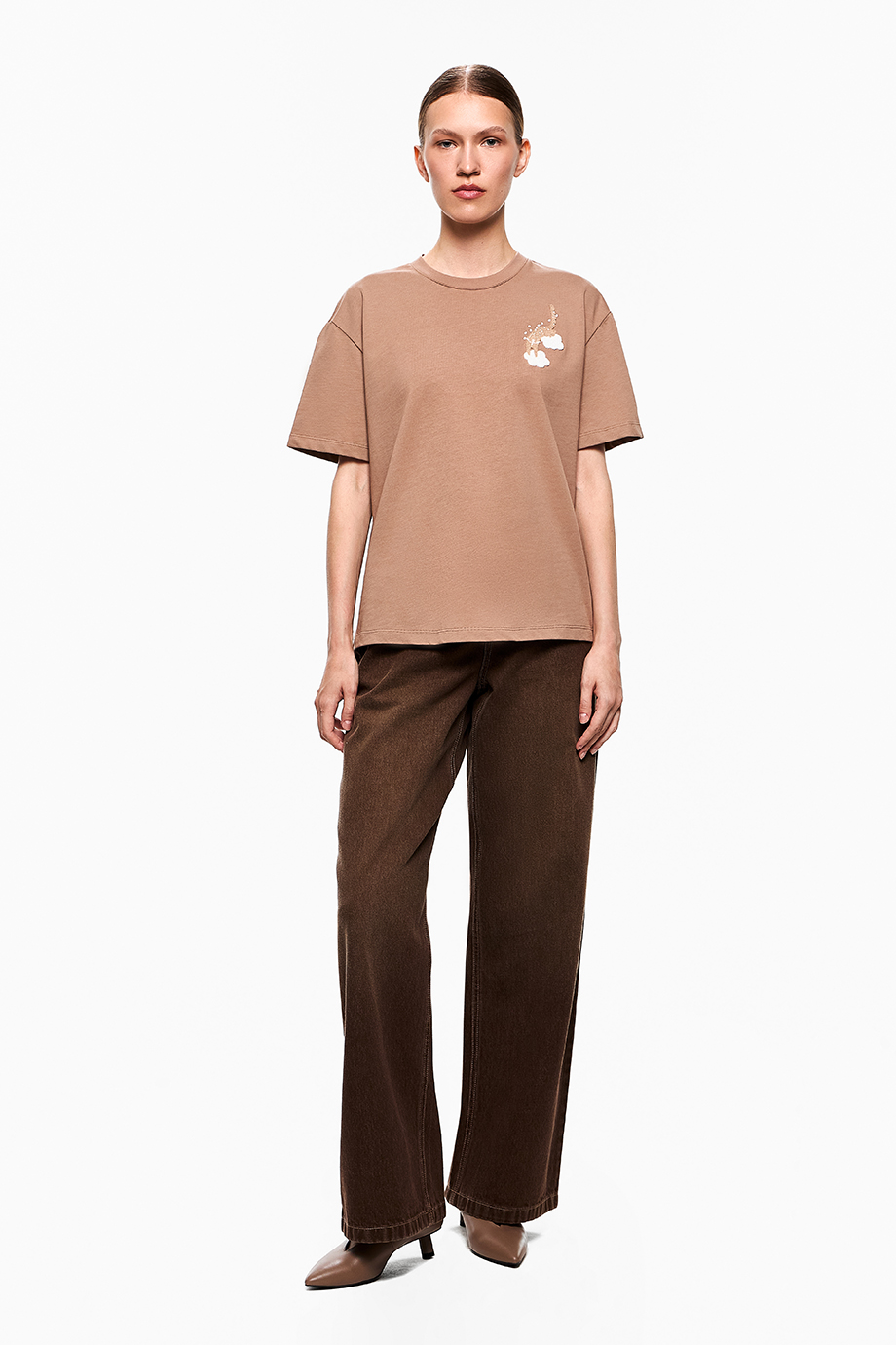 Футболка с вышивкой