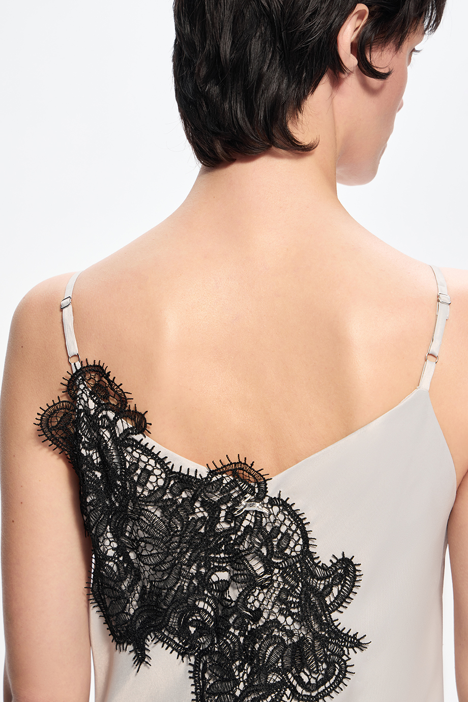 Платье-комбинация с кружевом