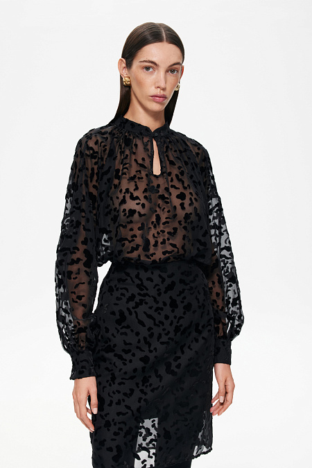 Рубашки и блузки